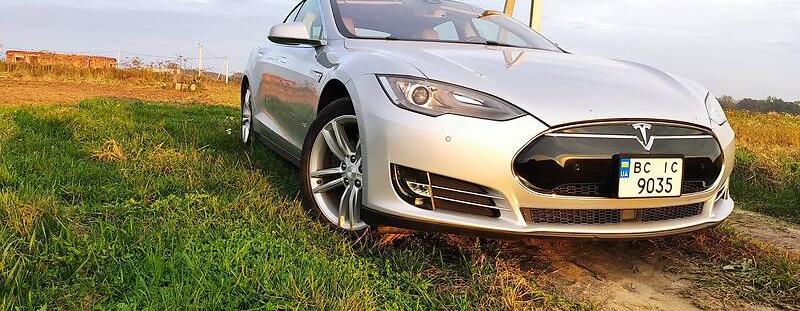 Tesla Model S 85 bez DTP 3 Phases  2014