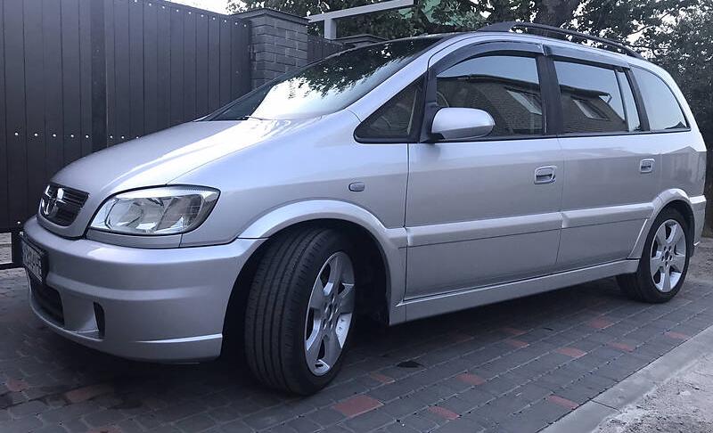 Opel Zafira   2004