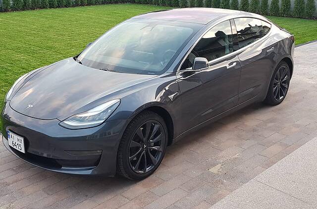 Tesla Model 3 Long Range Autopilot 2018