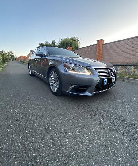 Lexus LS 460 AWD 2016