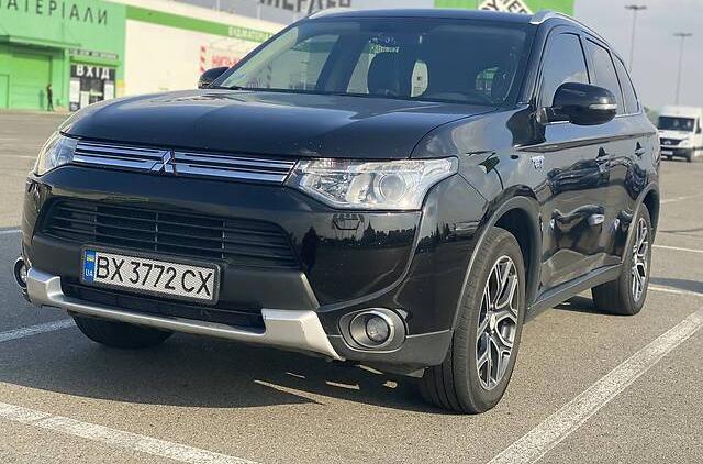 Mitsubishi Outlander PHEV Hybrid  2014