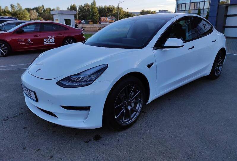 Tesla Model 3 Dual Motors 2020