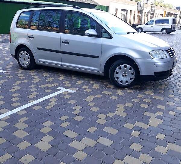Volkswagen Touran 7 mists ideal  2004