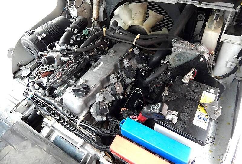 Nissan UG UG1F2A35D 2014