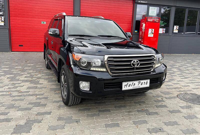 Toyota Land Cruiser 200 2014