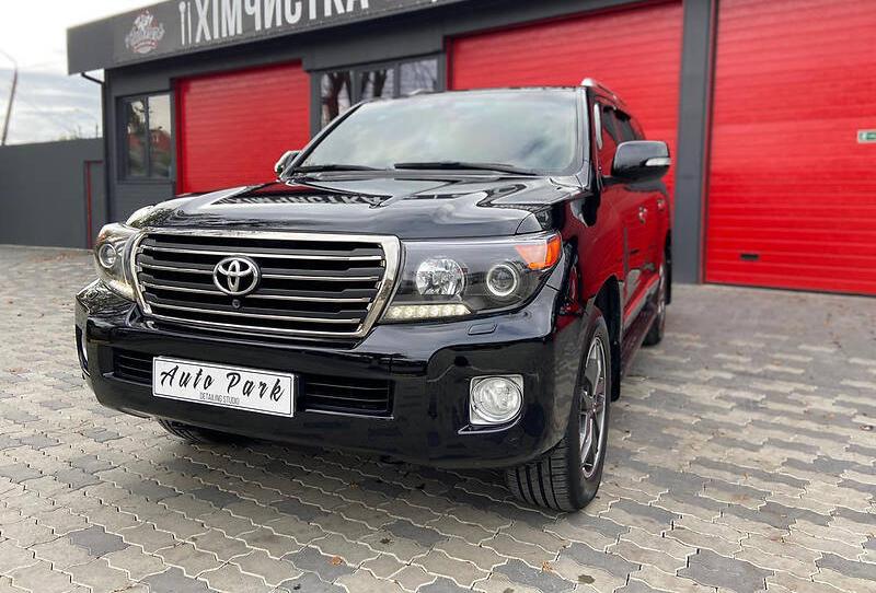 Toyota Land Cruiser 200 2014