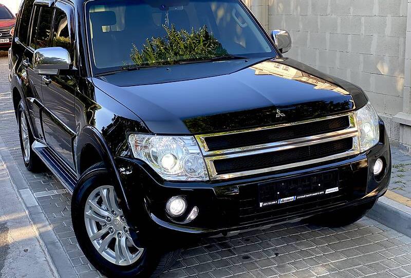 Mitsubishi Pajero Wagon OFFICIAL ULTIMATE  2014