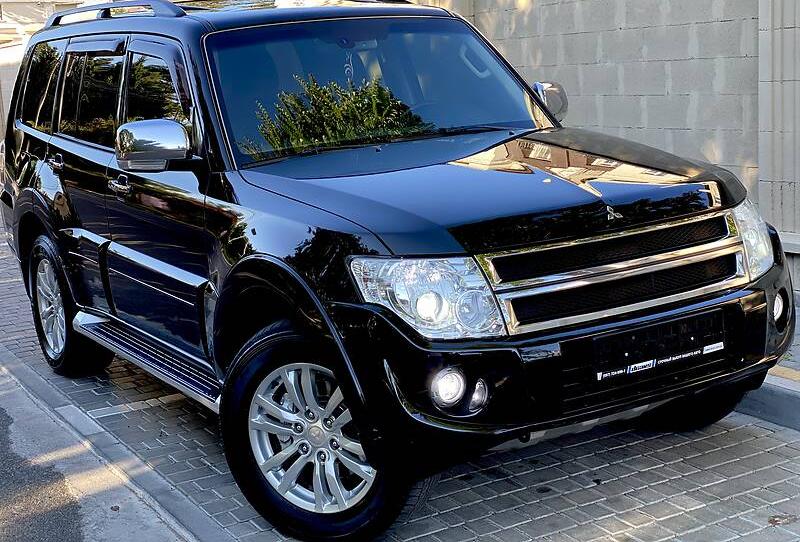 Mitsubishi Pajero Wagon OFFICIAL ULTIMATE  2014