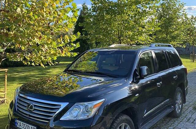 Lexus LX 570 2011