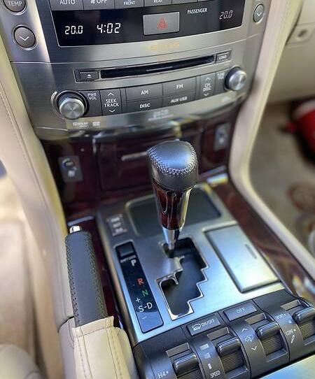 Lexus LX 570 2011