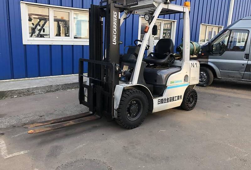 Nissan FG 25 2015