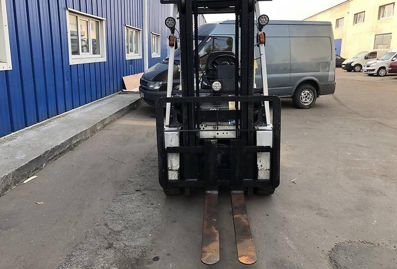 Nissan FG 25 2015