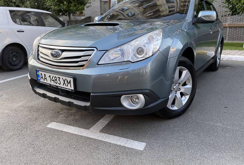 Subaru Legacy BEZ PODKRASSOV 2010
