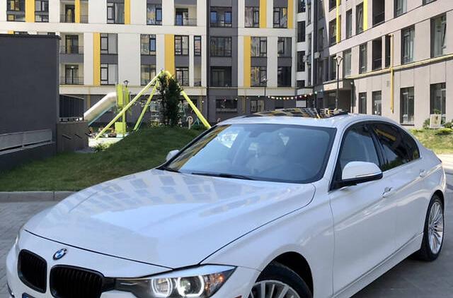 BMW 328 LUXURY 2013