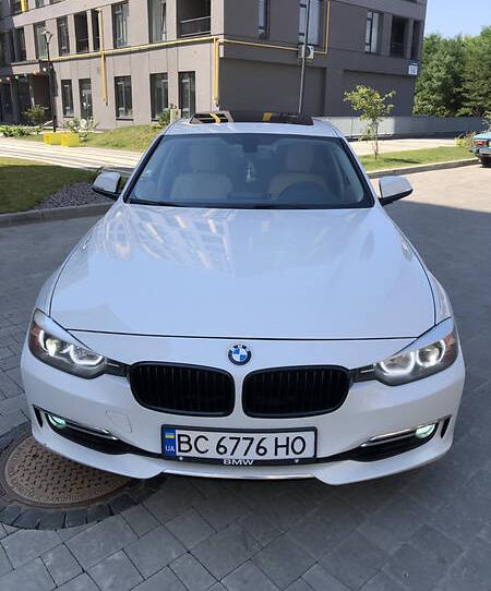 BMW 328 LUXURY 2013