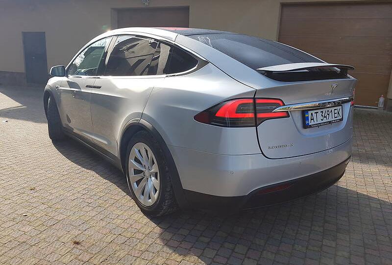 Tesla Model X 2016