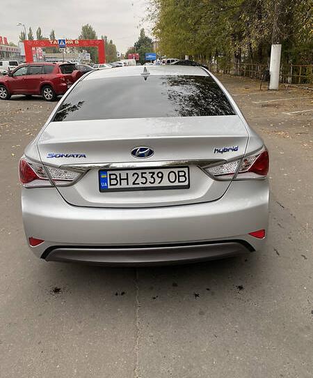 Hyundai Sonata hybrid 2012