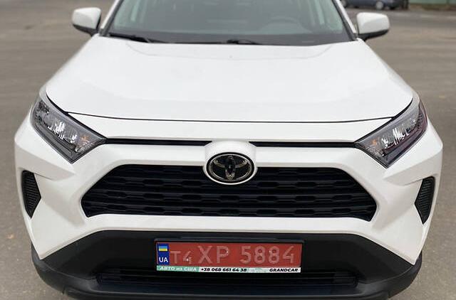 Toyota RAV4 LE 2019