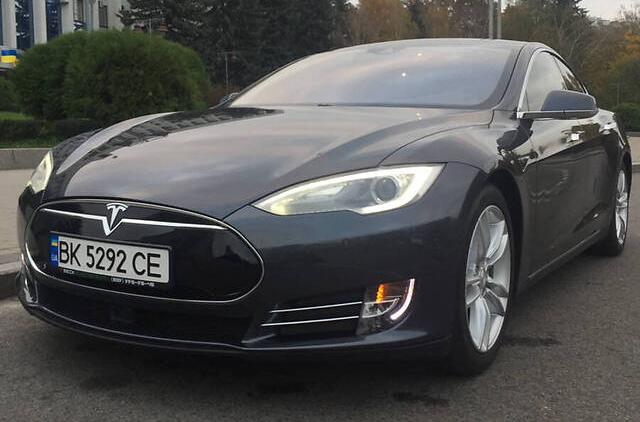 Tesla Model S 85D 2015