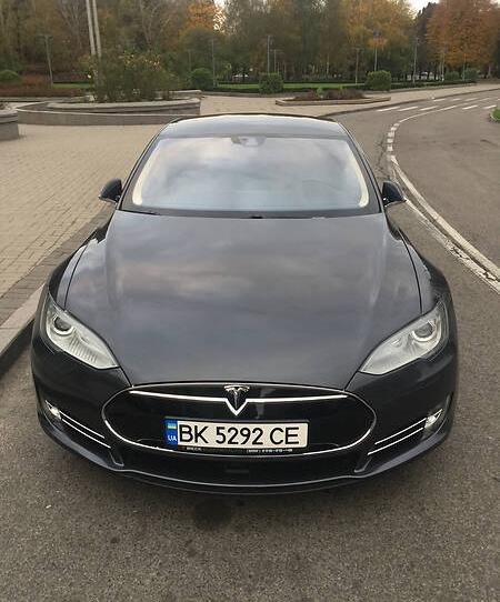 Tesla Model S 85D 2015