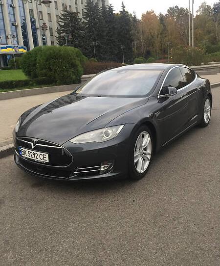 Tesla Model S 85D 2015