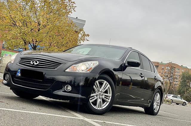 Infiniti G25 2011