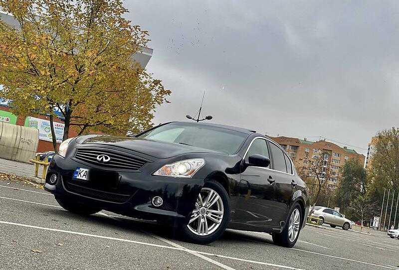 Infiniti G25 2011