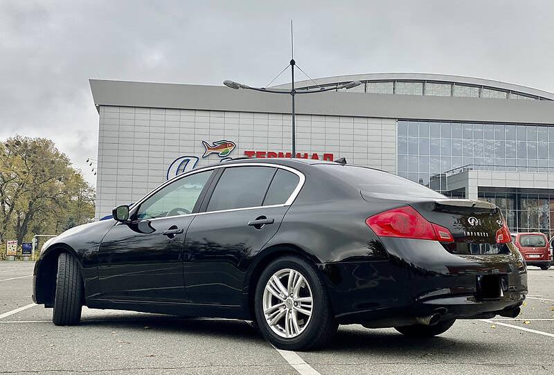 Infiniti G25 2011