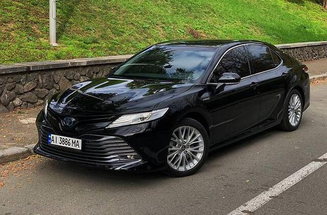 Toyota Camry HYBRID 2020