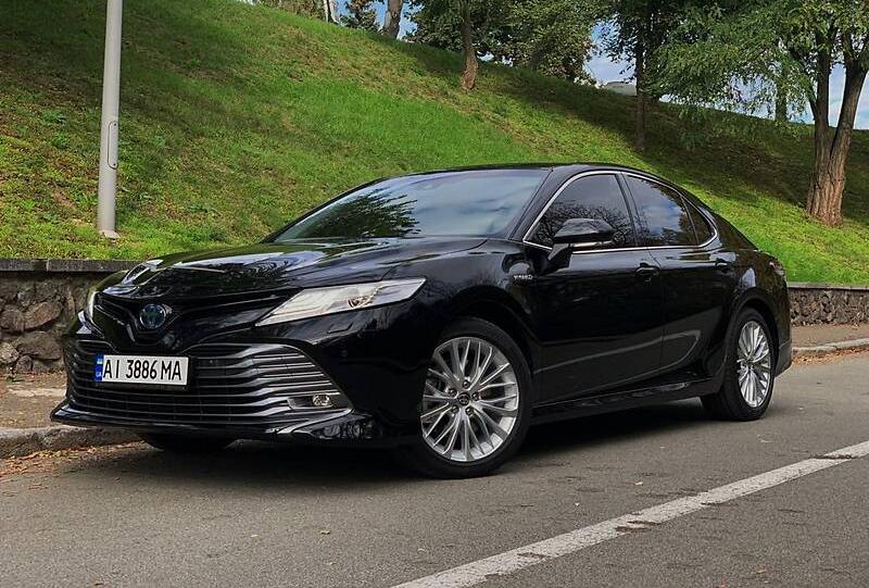 Toyota Camry HYBRID 2020