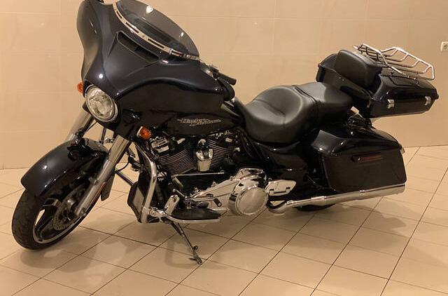 Harley-Davidson FLHX 2019 1700 бензин