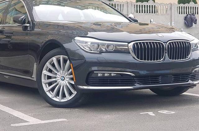 BMW 740 G12 2016