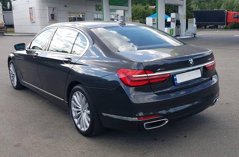 BMW 740 G12 2016