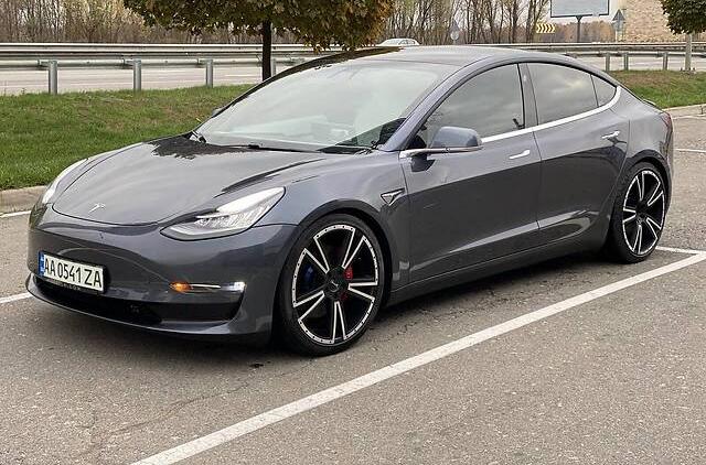 Tesla Model 3 Performance  2019