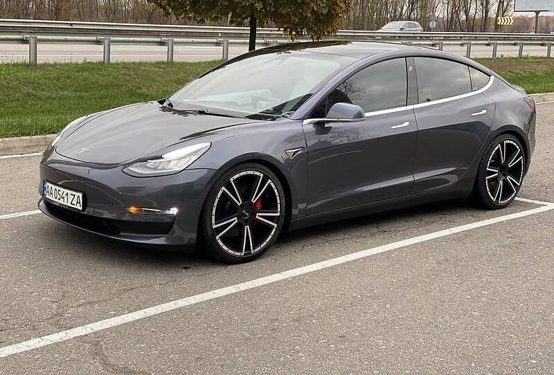Tesla Model 3 Performance  2019
