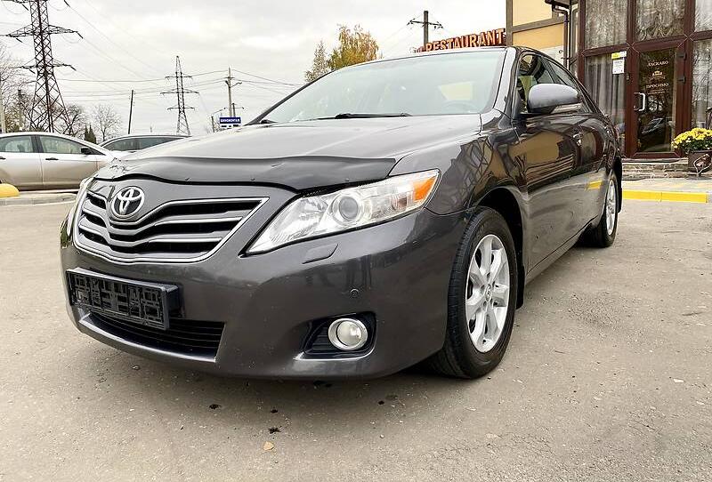 Toyota Camry OFFICIAL 2010