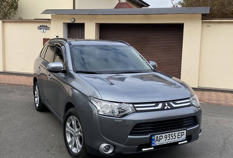 Mitsubishi Outlander 2012