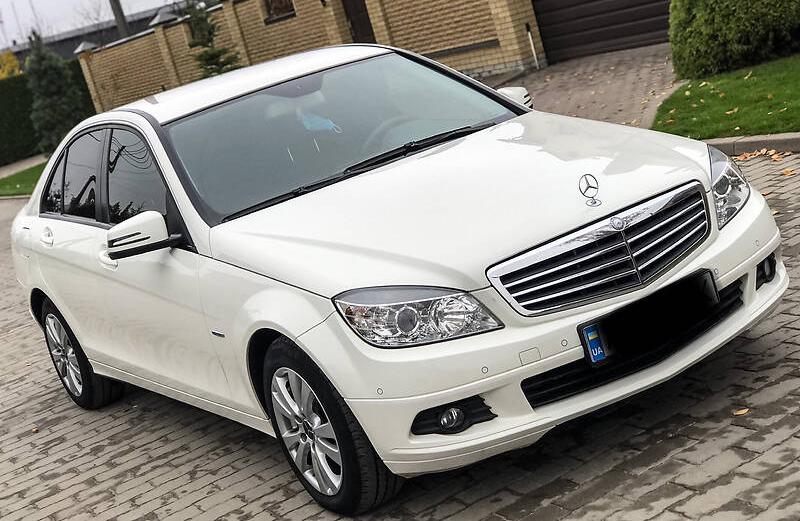 Mercedes-Benz C 220 Official  2010