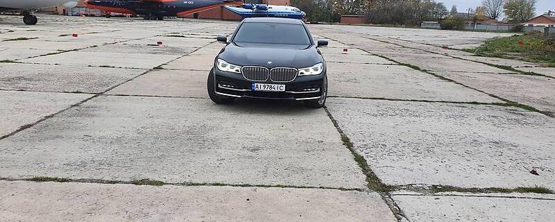 BMW 750 G12 2016