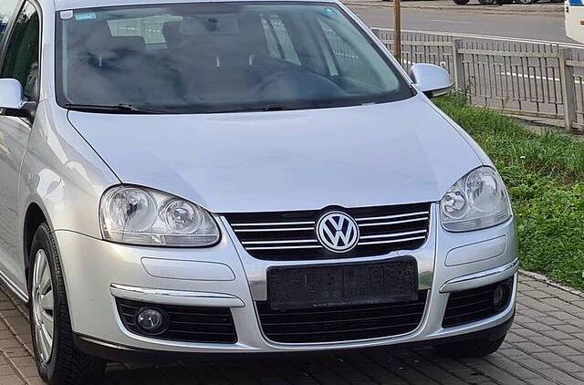 Volkswagen Golf V .W. 2010
