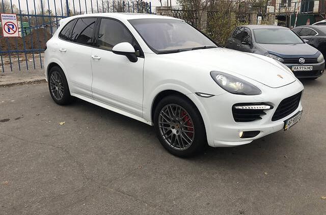 Porsche Cayenne GTS 2014