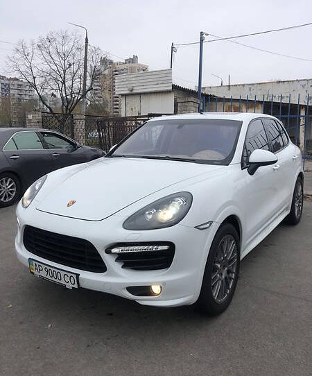 Porsche Cayenne GTS 2014