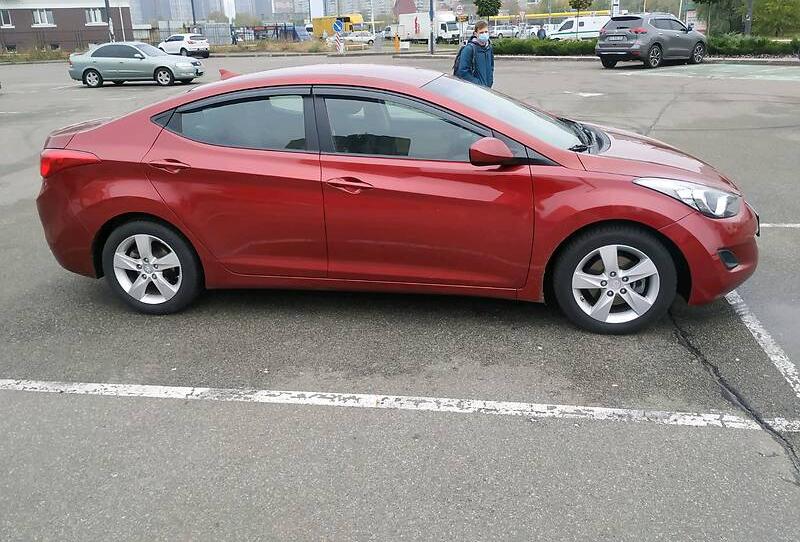 Hyundai Elantra 2013