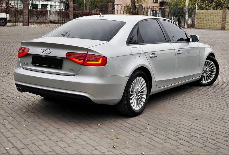 Audi A4 2.0TDI S line  2015