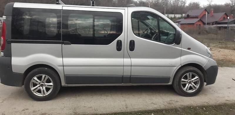 Opel Vivaro пасс. 2011