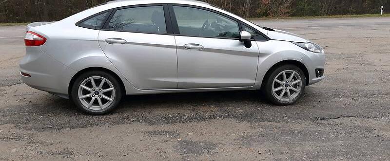 Ford Fiesta SE 2019
