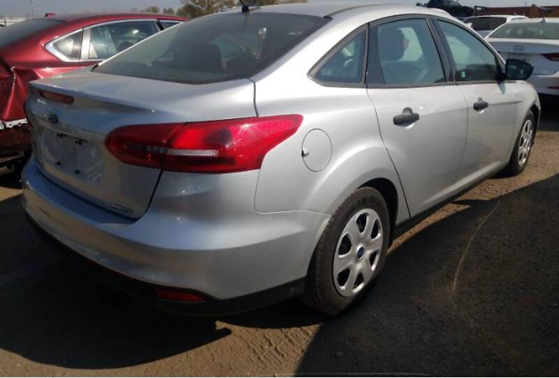 Ford Focus S 2016