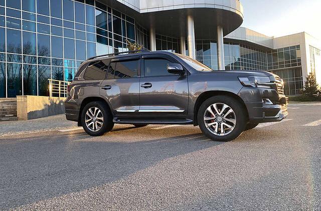 Toyota Land Cruiser 200 RESTAYL  2020  2008
