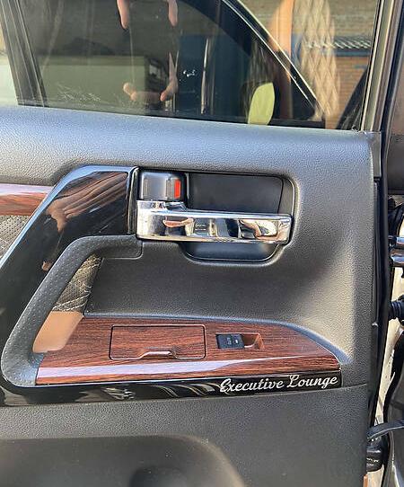 Toyota Land Cruiser 200 RESTAYL  2020  2008