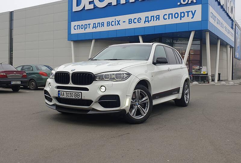 BMW X5 M50D official  2015